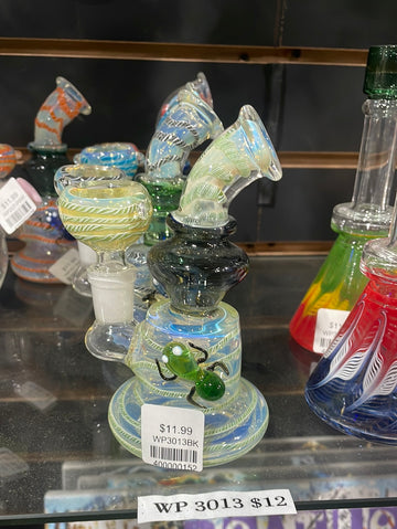 Water Pipe - Ant crafted on bottom and Wigwag design
