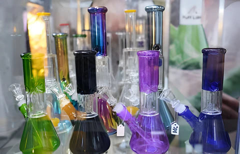 How to Use a Bong: Mastering the Art of Bong Smoking