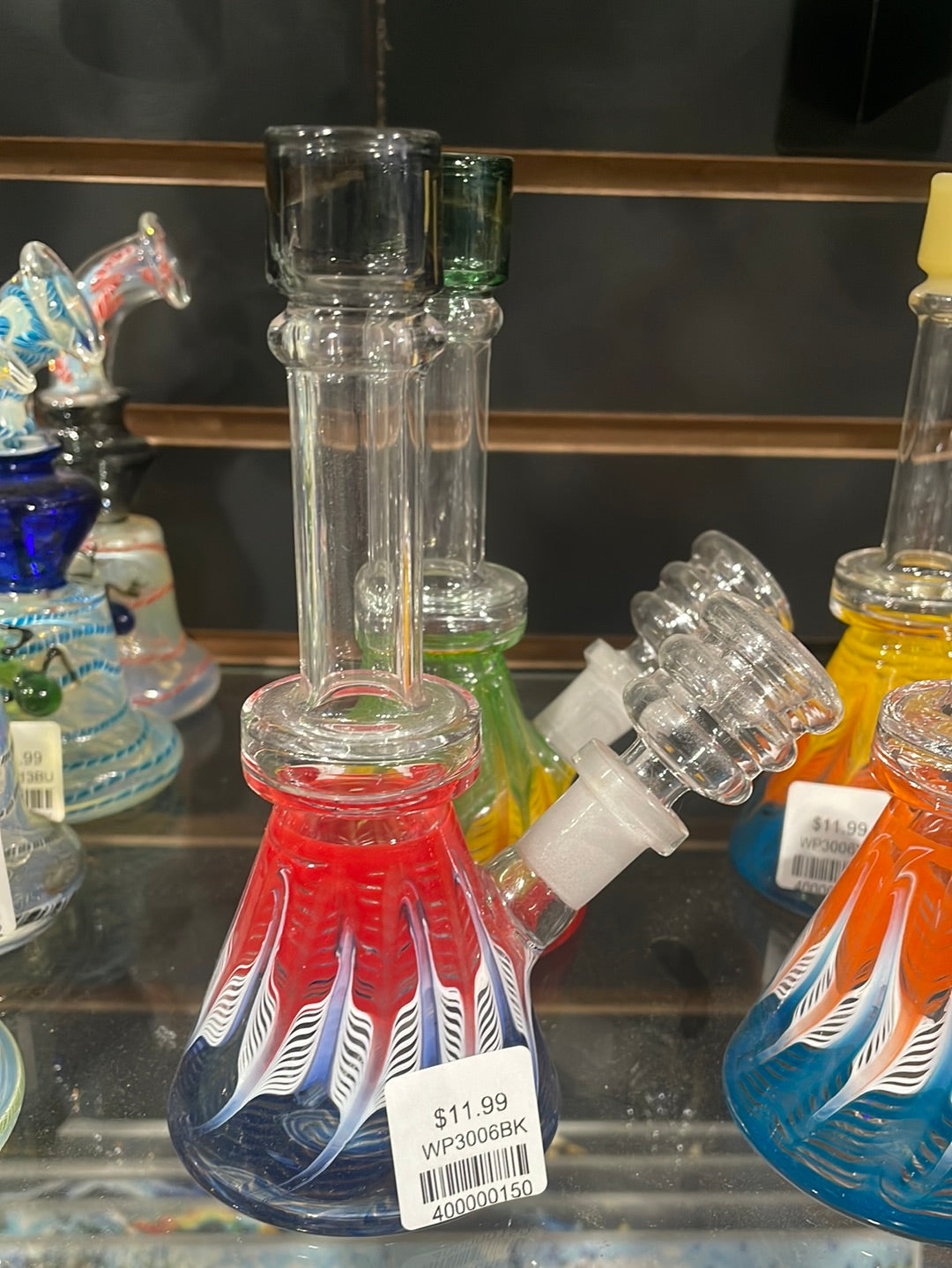 Water Pipe - 6.5i Beaker with Feather Design Painted Main image