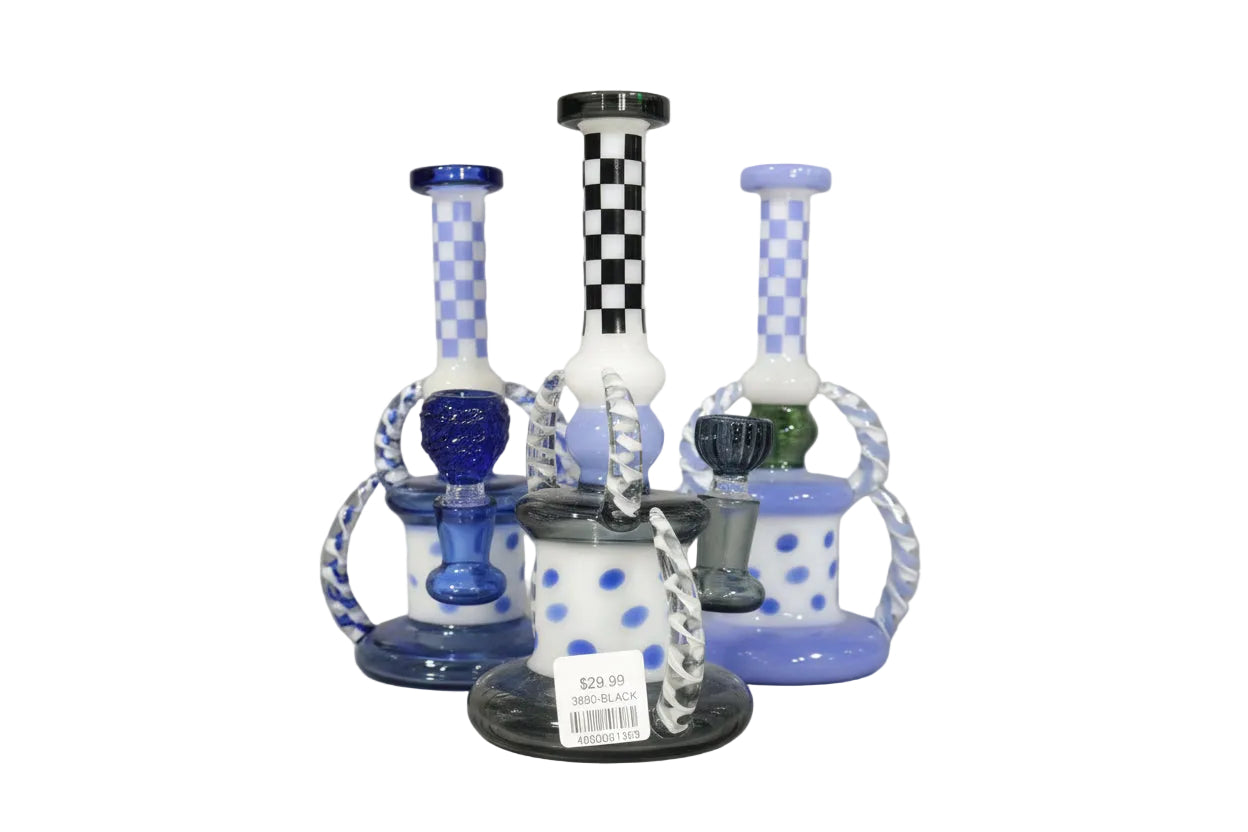 CHECKERS WATER PIPE WITH WIG WAG HORNS Main image