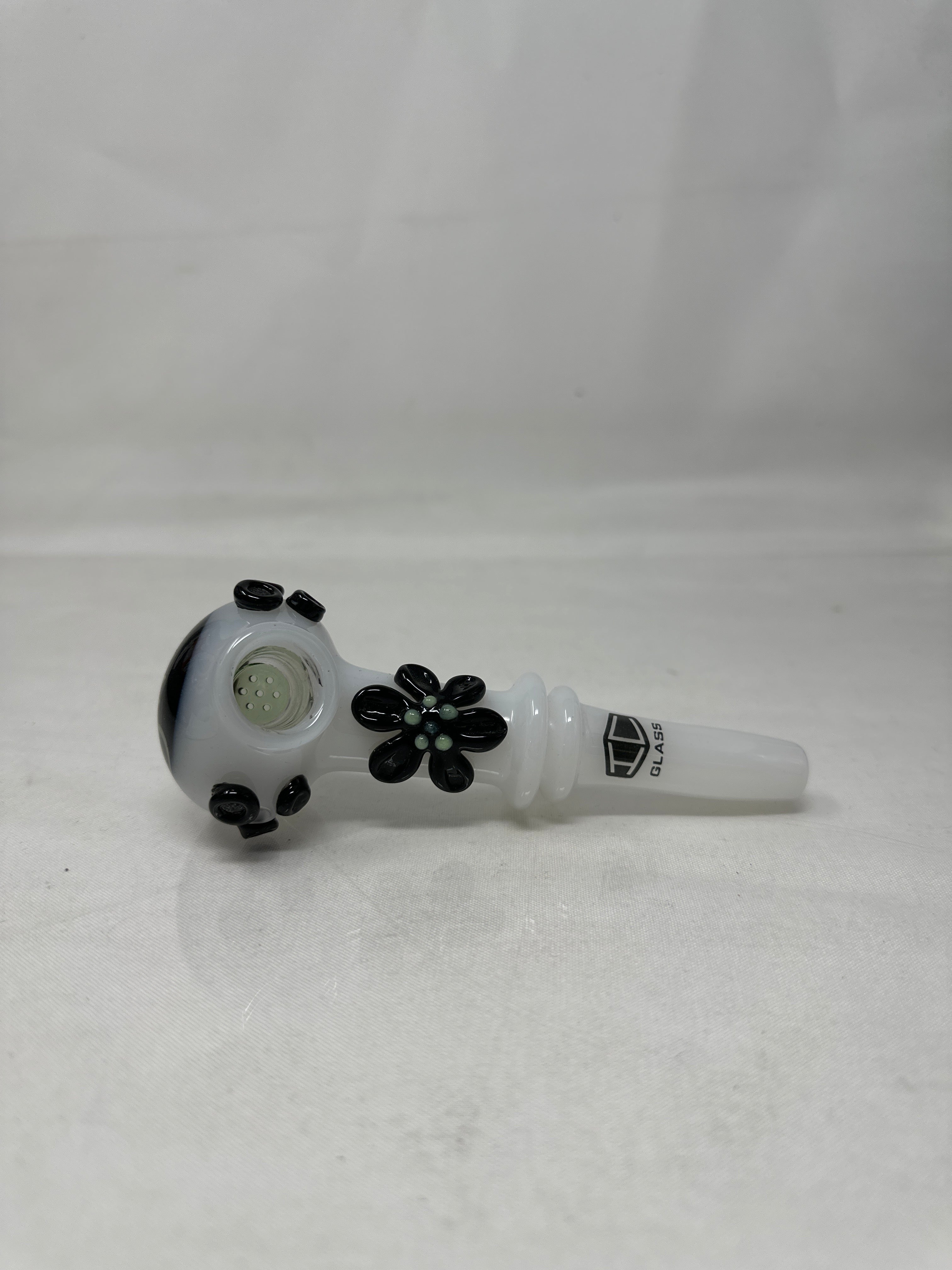 IC Glass - Premium 3D Flower Hand Pipes with Built-in Screen Secondary image