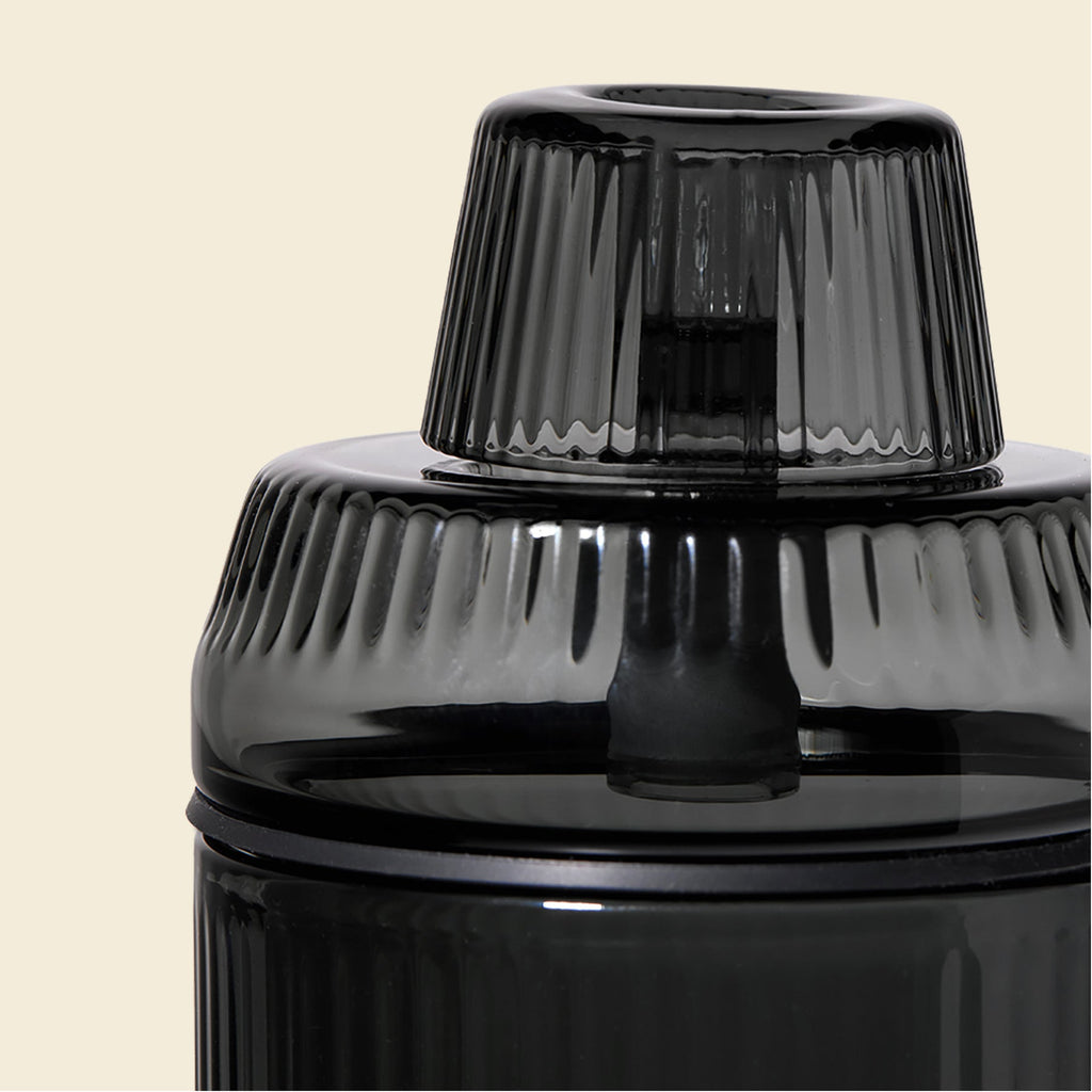 NWTN HOME Deco Gravity Bong cap detail charcoal - premium borosilicate glass gravity pipe component
